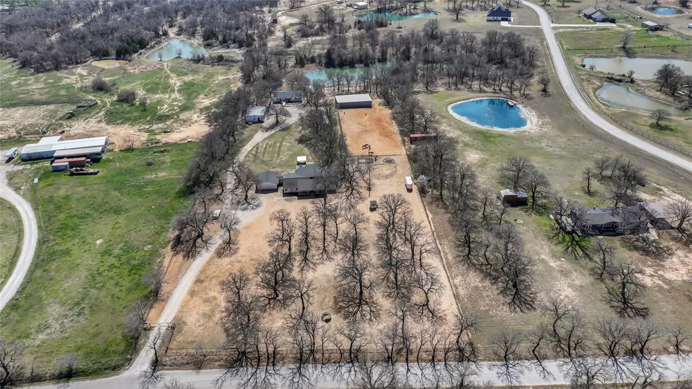 289 County Road 3550 Paradise, TX 76073