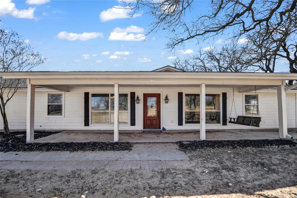 289 County Road 3550 Paradise, TX 76073