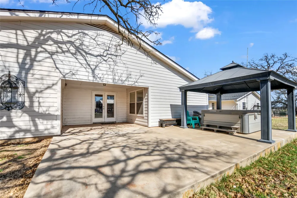 289 County Road 3550 Paradise, TX 76073