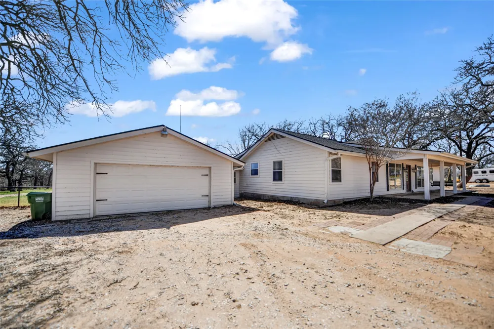 289 County Road 3550 Paradise, TX 76073