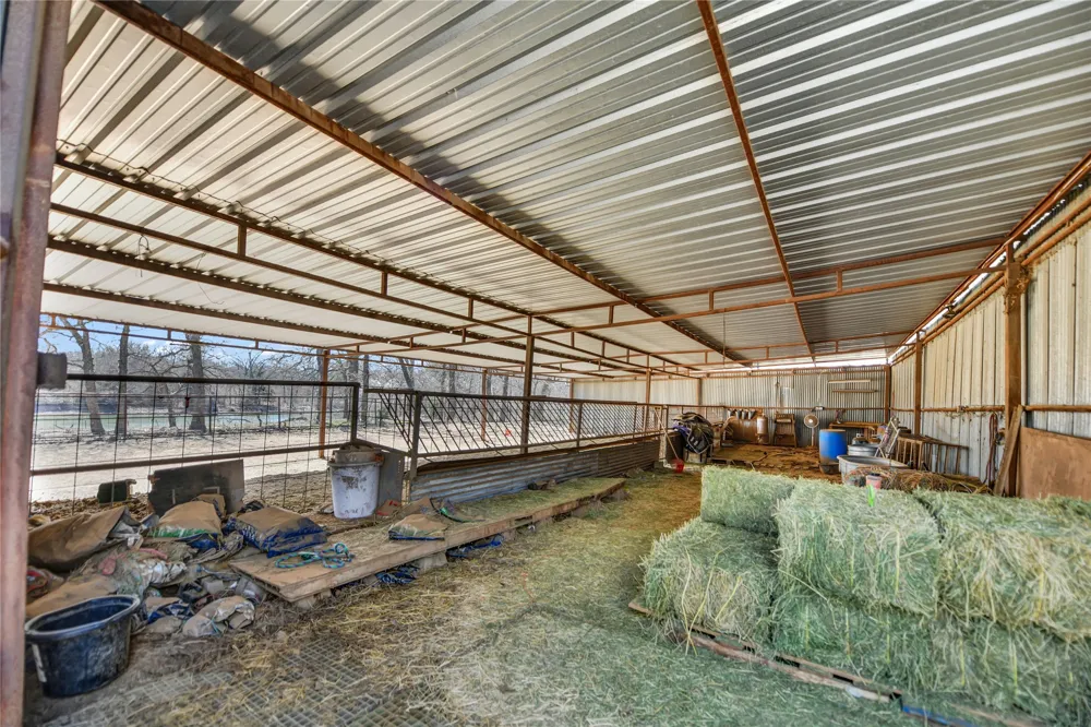 289 County Road 3550 Paradise, TX 76073