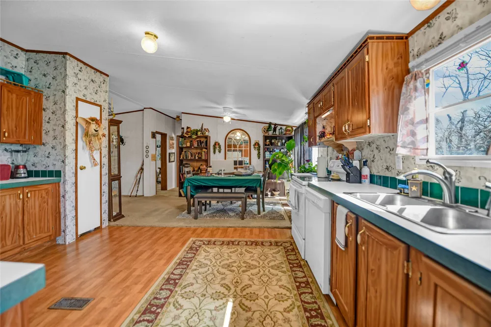 289 County Road 3550 Paradise, TX 76073