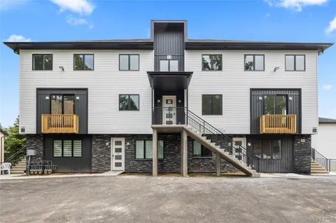 13 Gwen Lane #202
