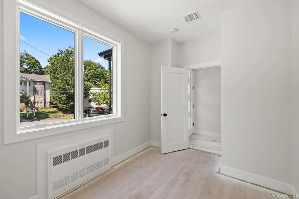 13 Gwen Lane #202 Monsey, NY 10952
