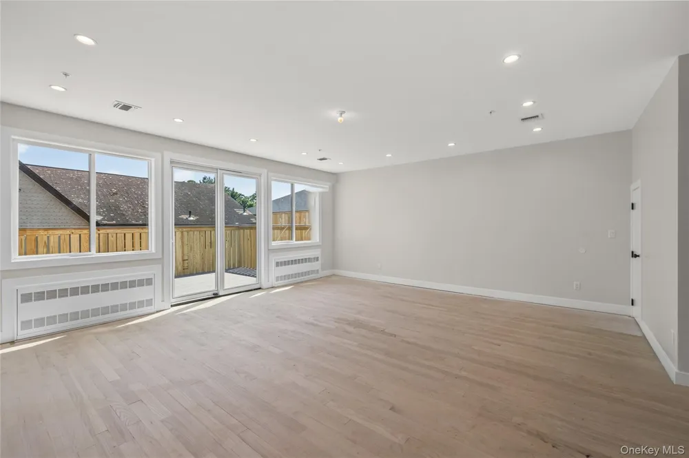 13 Gwen Lane #202 Monsey, NY 10952