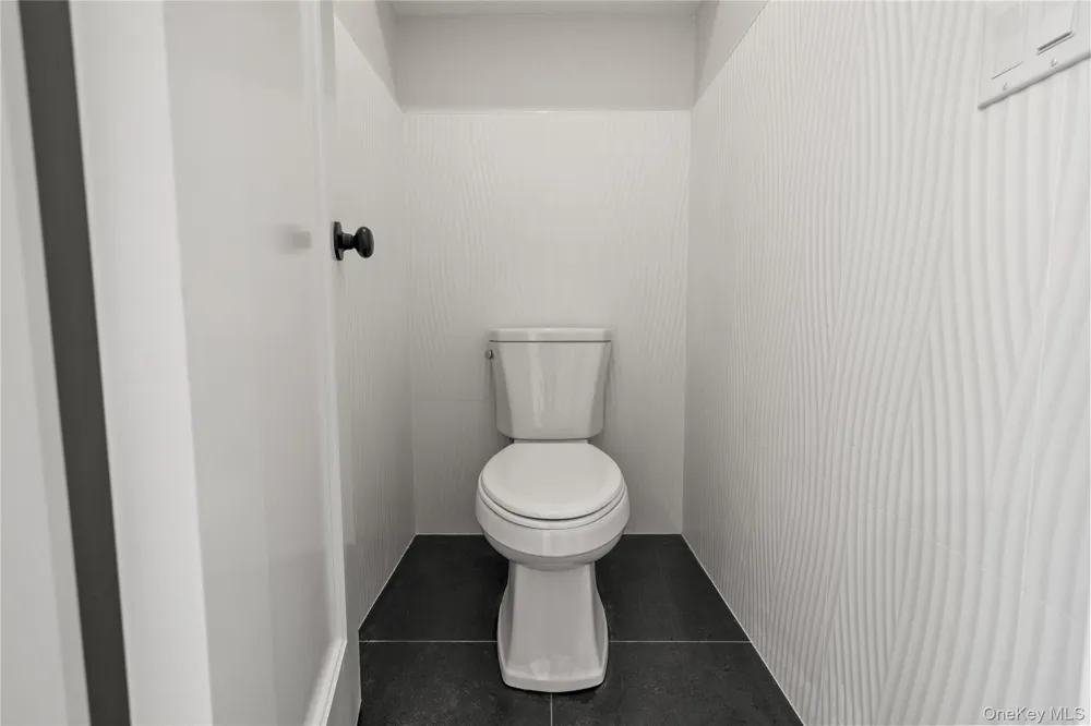 13 Gwen Lane #202 Monsey, NY 10952
