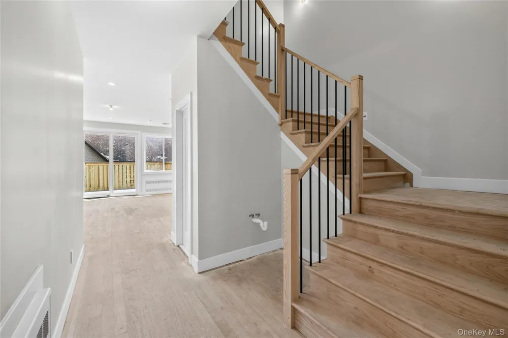 13 Gwen Lane #202 Monsey, NY 10952