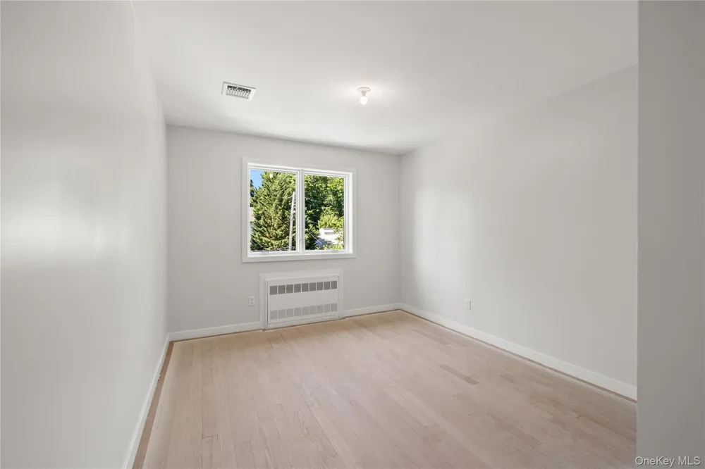 13 Gwen Lane #202 Monsey, NY 10952