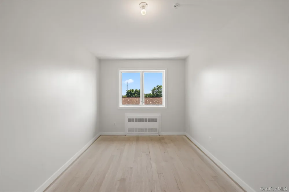 13 Gwen Lane #202 Monsey, NY 10952