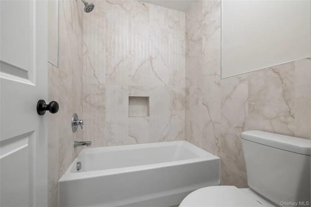 13 Gwen Lane #202 Monsey, NY 10952