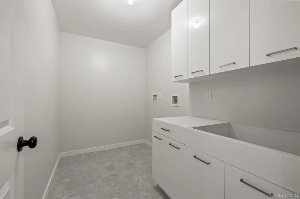 13 Gwen Lane #202 Monsey, NY 10952