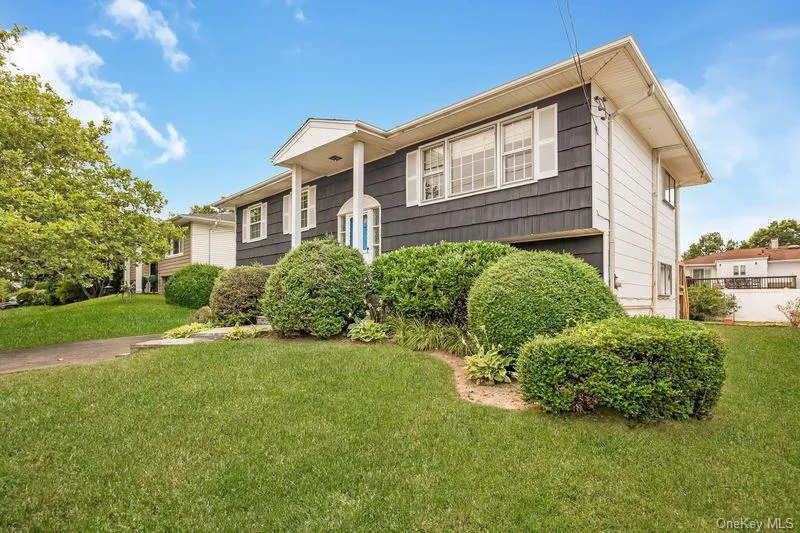 2940 Bond Drive Merrick, NY 11566