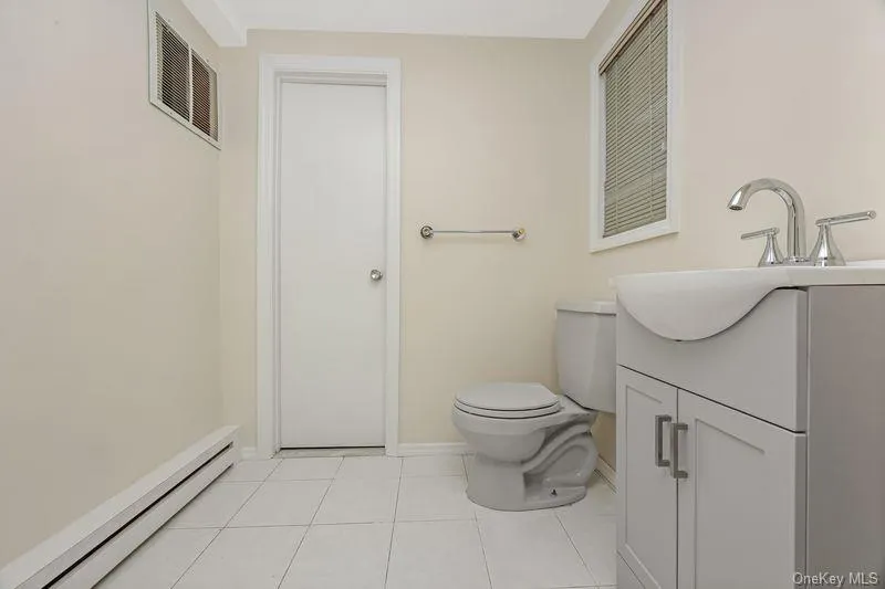 2940 Bond Drive Merrick, NY 11566