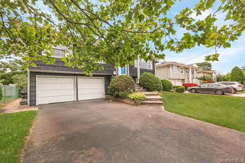 2940 Bond Drive Merrick, NY 11566