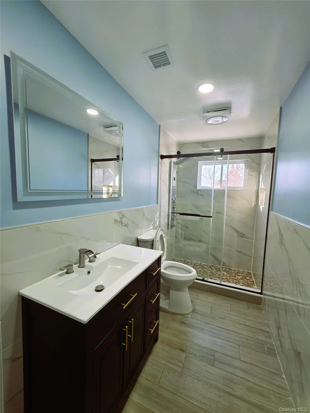 1334 Connetquot Avenue Central Islip, NY 11722