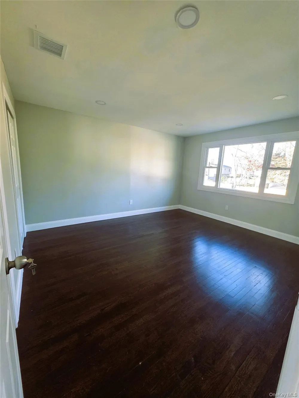 1334 Connetquot Avenue Central Islip, NY 11722