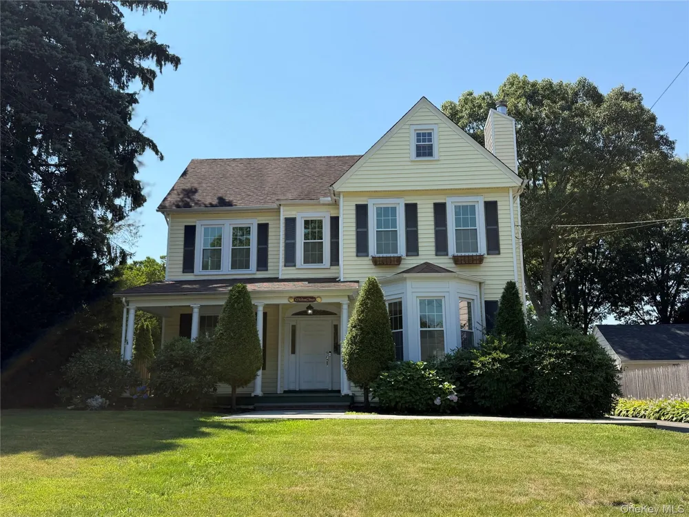 13 Walnut Street Glen Head, NY 11545