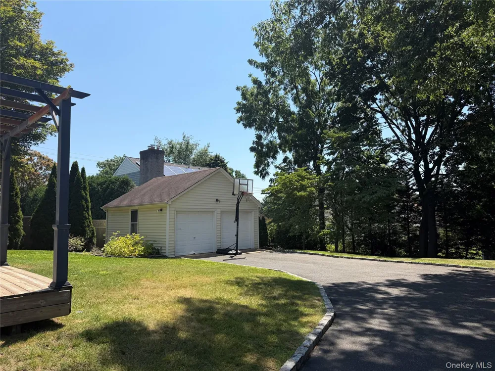 13 Walnut Street Glen Head, NY 11545