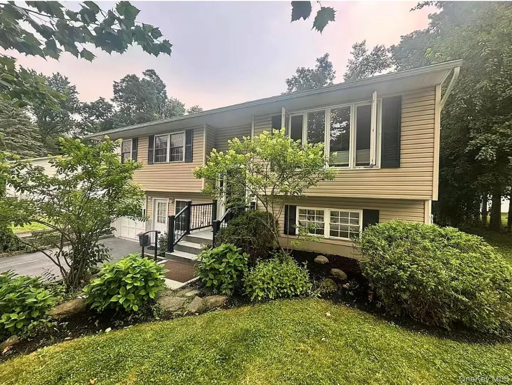 23 Hankin Loop Poughkeepsie, NY 12601