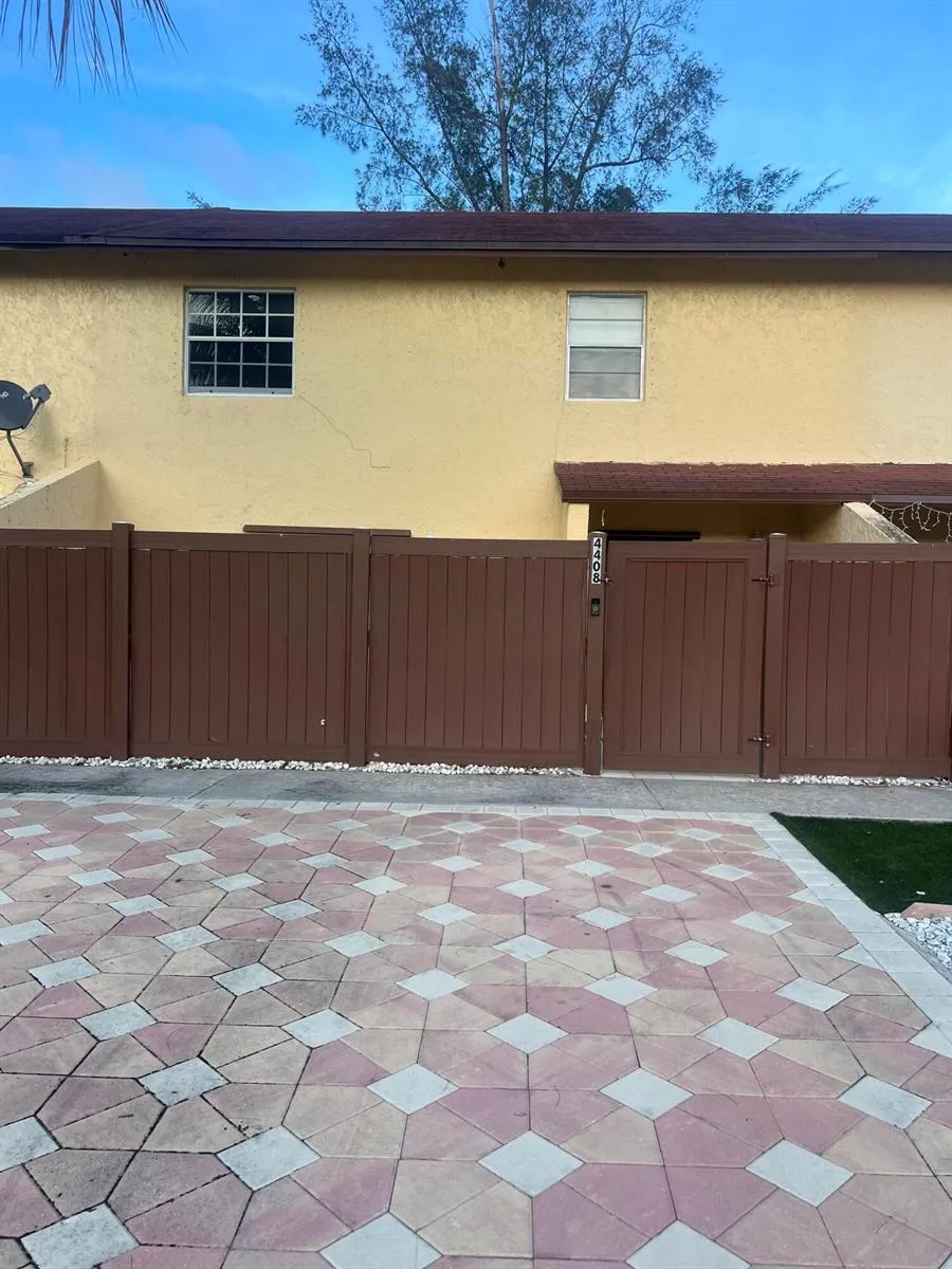 4408 NW 3RD TERRACE Deerfield Beach, FL 33064
