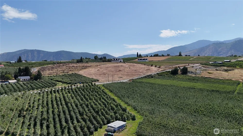 672 Ford Street Manson, WA 98831