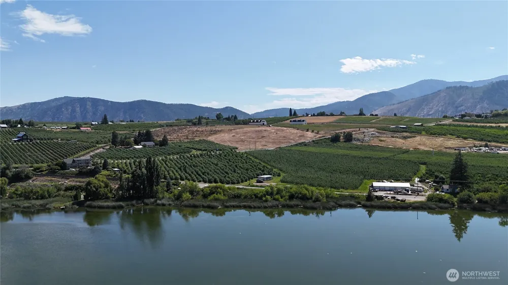 672 Ford Street Manson, WA 98831