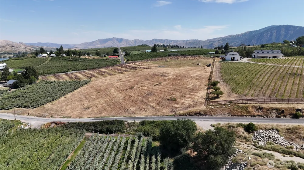 672 Ford Street Manson, WA 98831