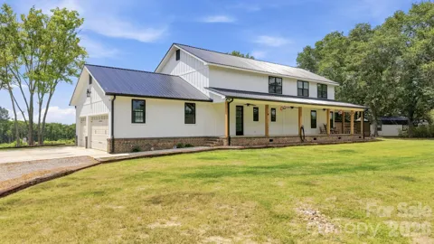 1726 Old Cheraw Highway