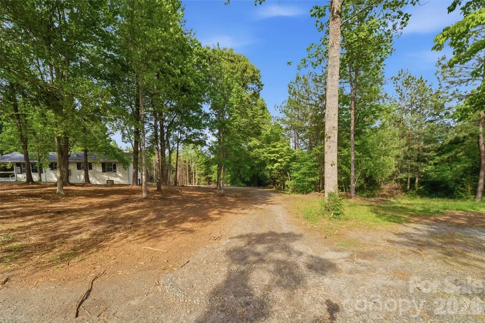 1335 Little Mountain Road Columbus, NC 28722