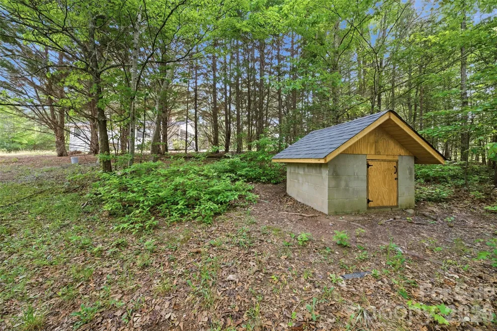 1335 Little Mountain Road Columbus, NC 28722