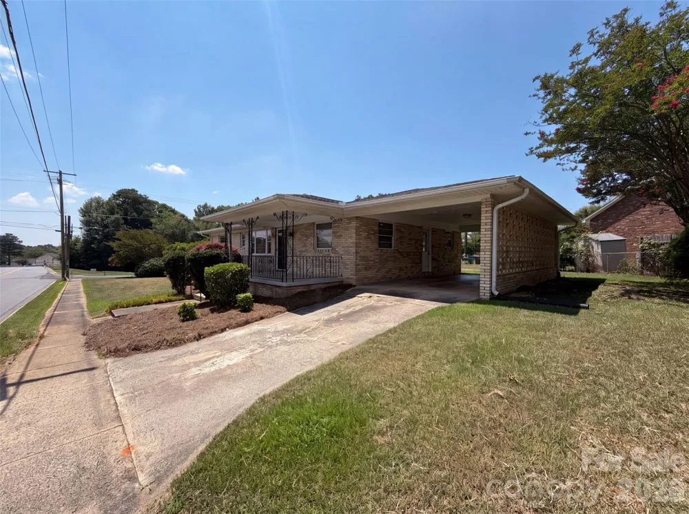 608 E Ryder Avenue Landis, NC 28088