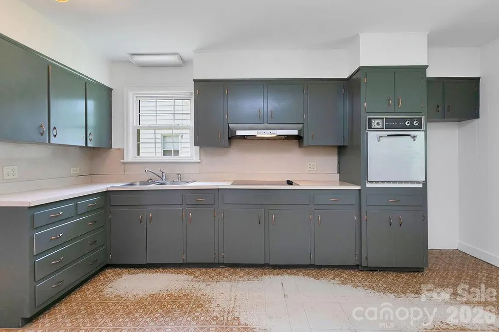105 Parkview Drive Brevard, NC 28712