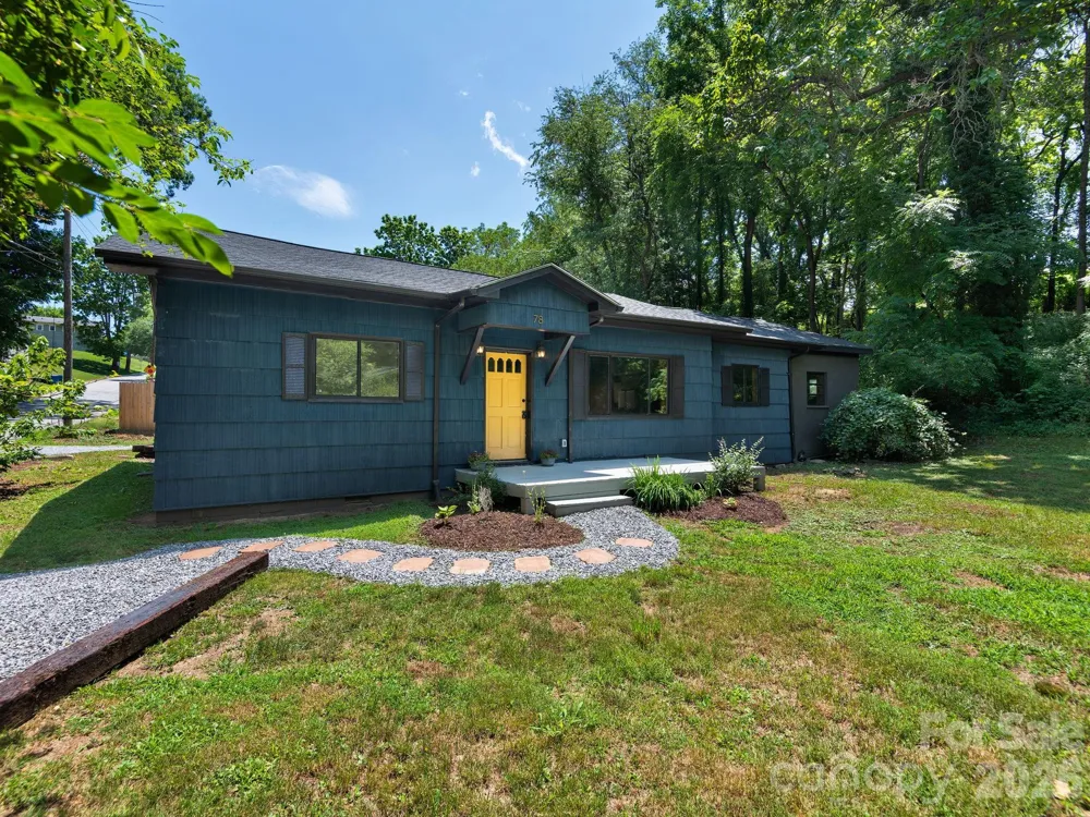 78 Travis Street Clyde, NC 28721