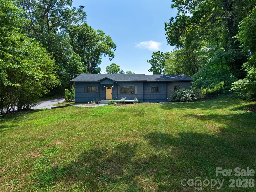 78 Travis Street Clyde, NC 28721