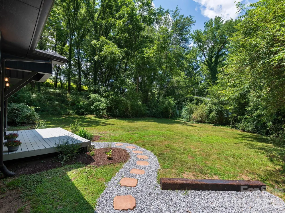 78 Travis Street Clyde, NC 28721