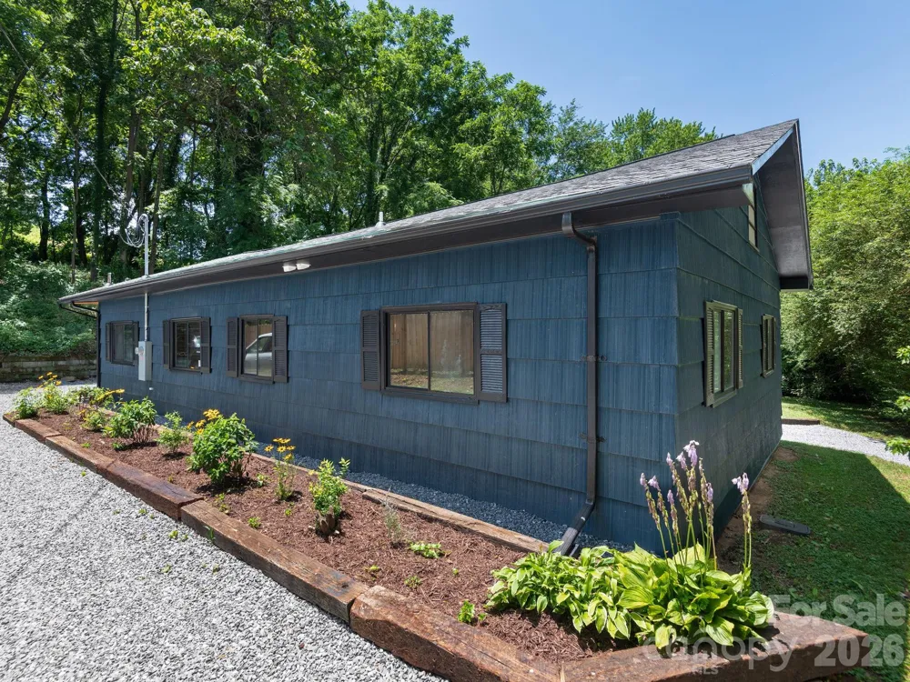 78 Travis Street Clyde, NC 28721