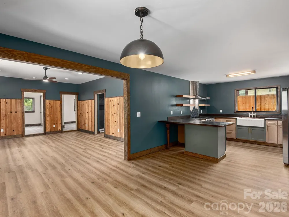 78 Travis Street Clyde, NC 28721