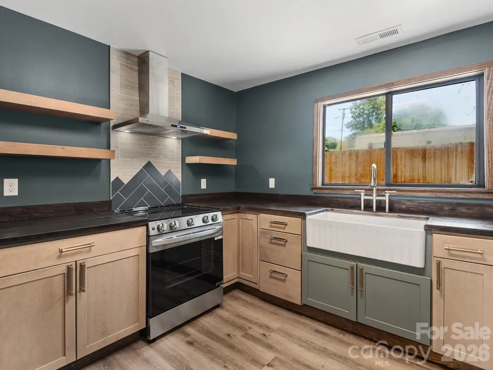 78 Travis Street Clyde, NC 28721