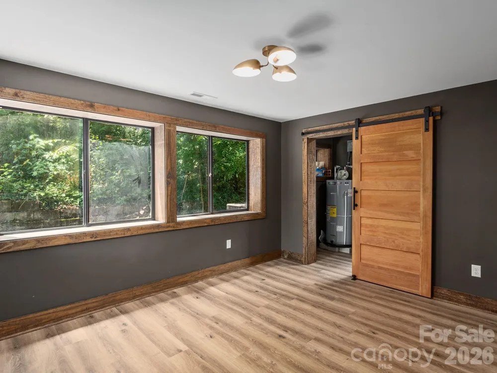 78 Travis Street Clyde, NC 28721