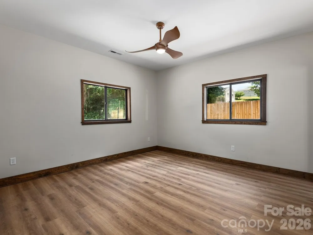 78 Travis Street Clyde, NC 28721