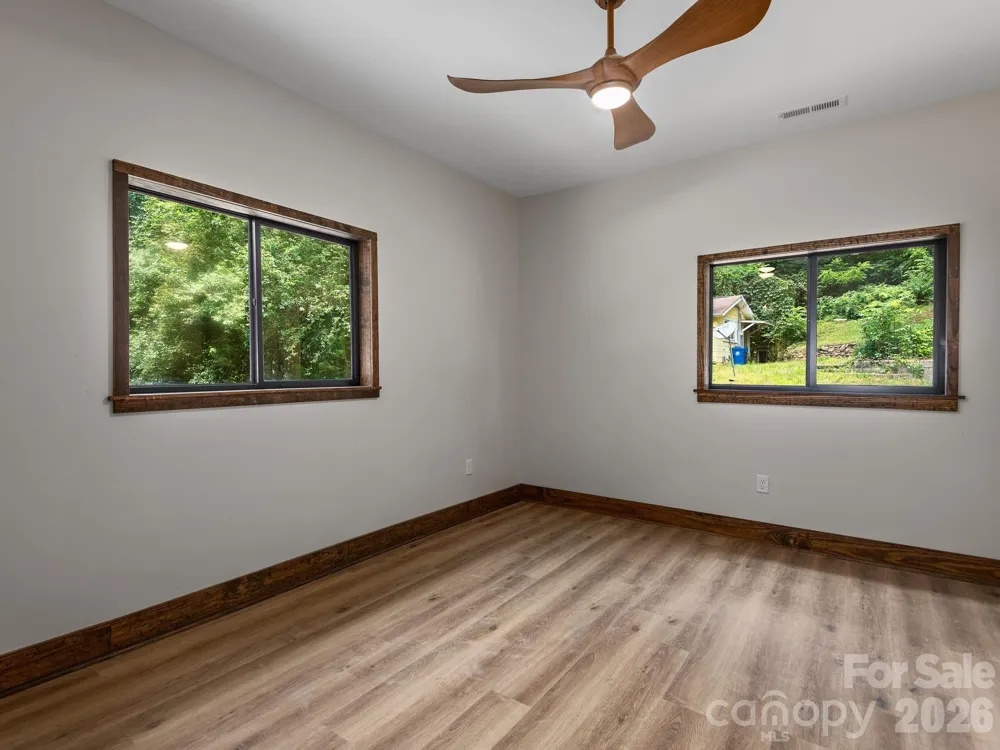 78 Travis Street Clyde, NC 28721
