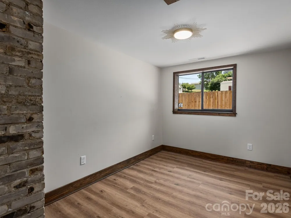 78 Travis Street Clyde, NC 28721