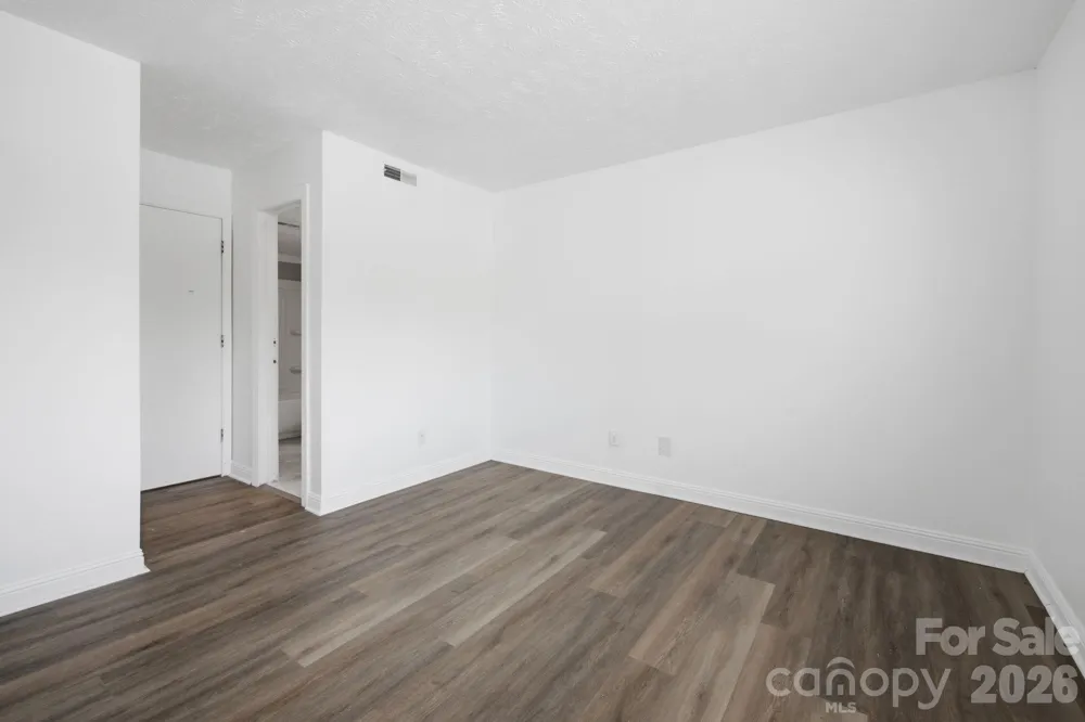 1050 21st Avenue NW #6 Hickory, NC 28601