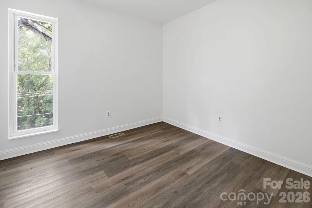 1050 21st Avenue NW #6 Hickory, NC 28601