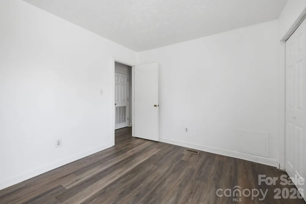 1050 21st Avenue NW #6 Hickory, NC 28601