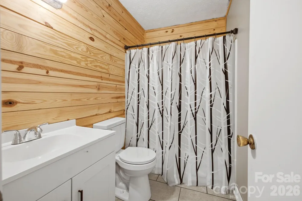 1050 21st Avenue NW #6 Hickory, NC 28601
