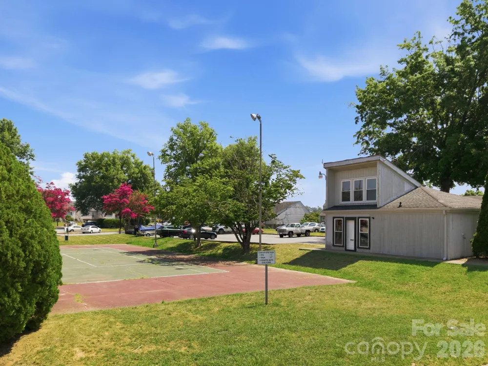 1050 21st Avenue NW #6 Hickory, NC 28601