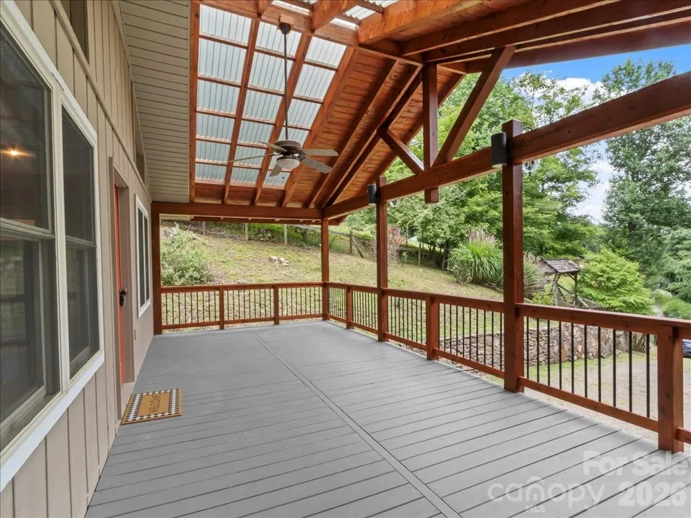16 Turtle Dove Trail Burnsville, NC 28714