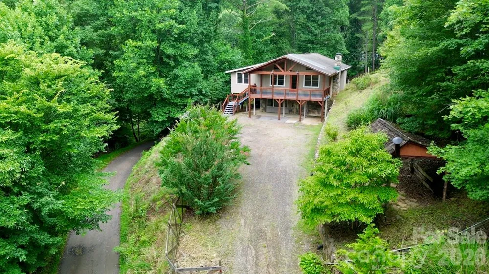 16 Turtle Dove Trail Burnsville, NC 28714