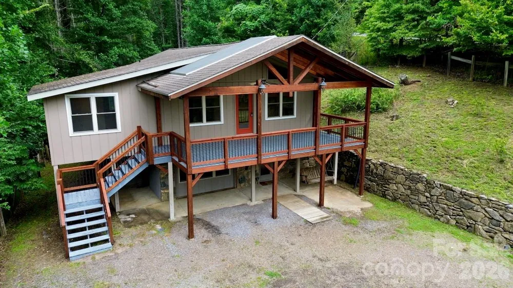 16 Turtle Dove Trail Burnsville, NC 28714